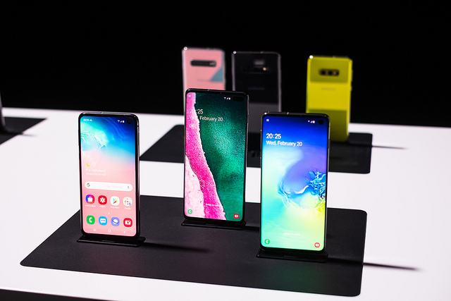 Samsung Galaxy S10 telefonok
